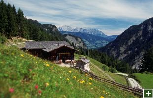 Gruppen sind auch im Winter zur Übernachtung auf der Amoseralm herzlich willkommen